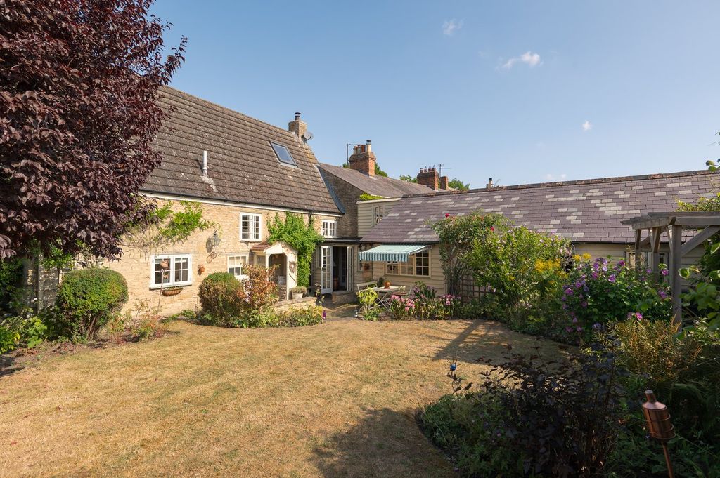 Property photo 3 of 38