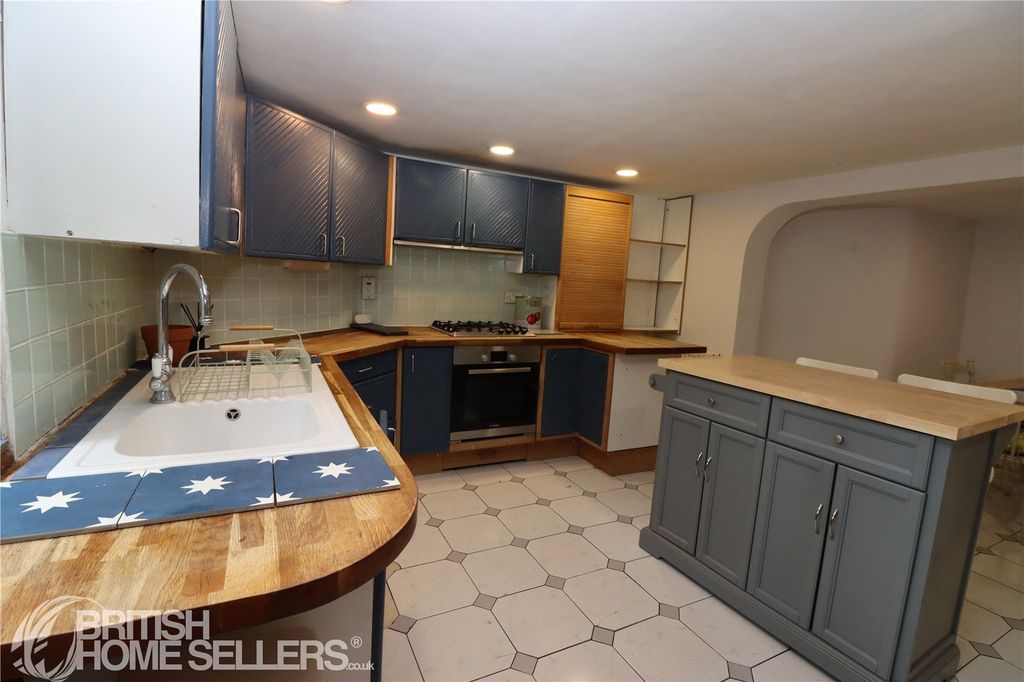 Property photo 3 of 18 Picture No. 05
