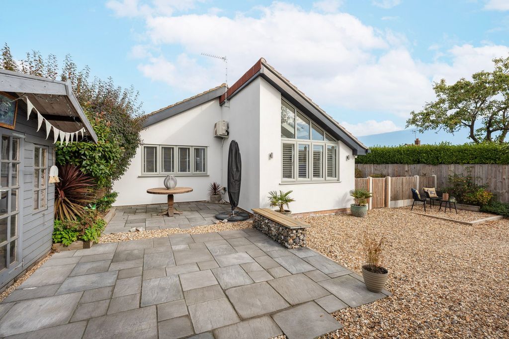 Property photo 3 of 25