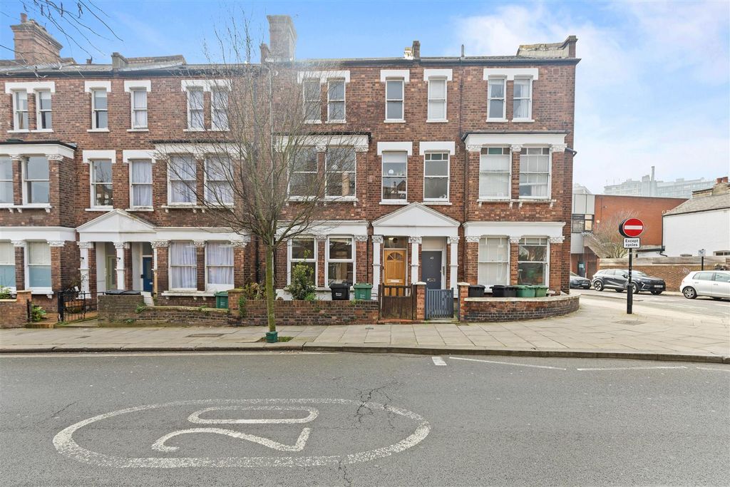 Property photo 3 of 8