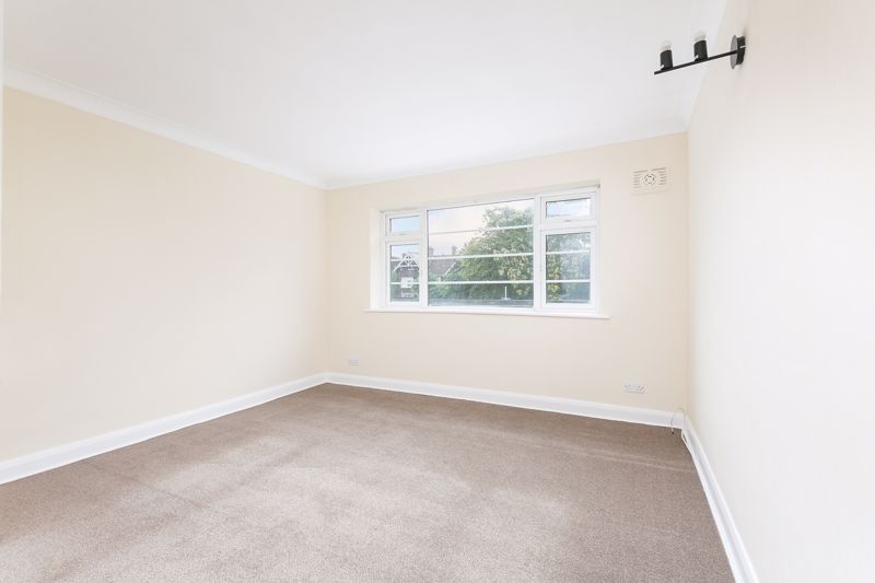 Property photo 3 of 12 Photo 4