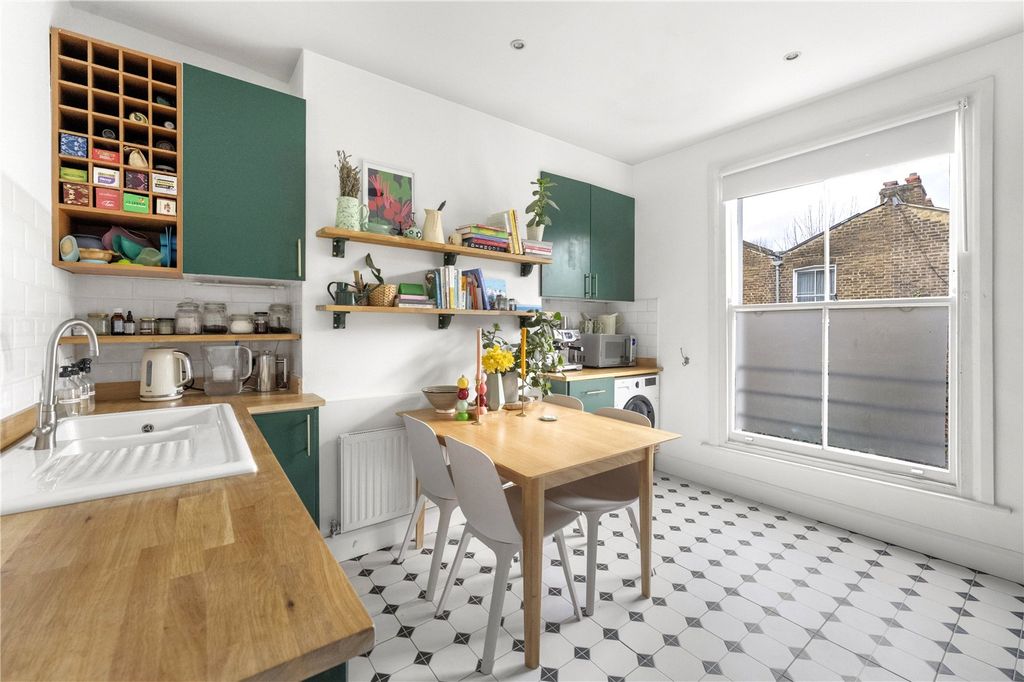 Property photo 3 of 17 Picture No. 06