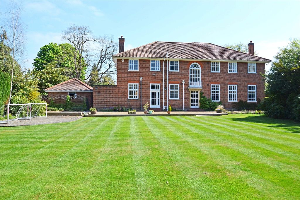 Property photo 1 of 11 10