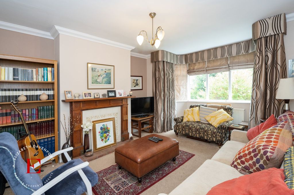 Property photo 2 of 20