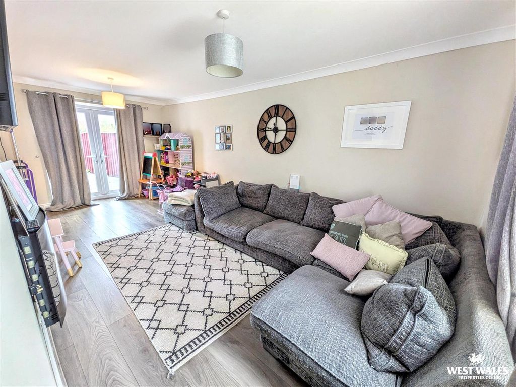 Property photo 3 of 25 23316.Jpg