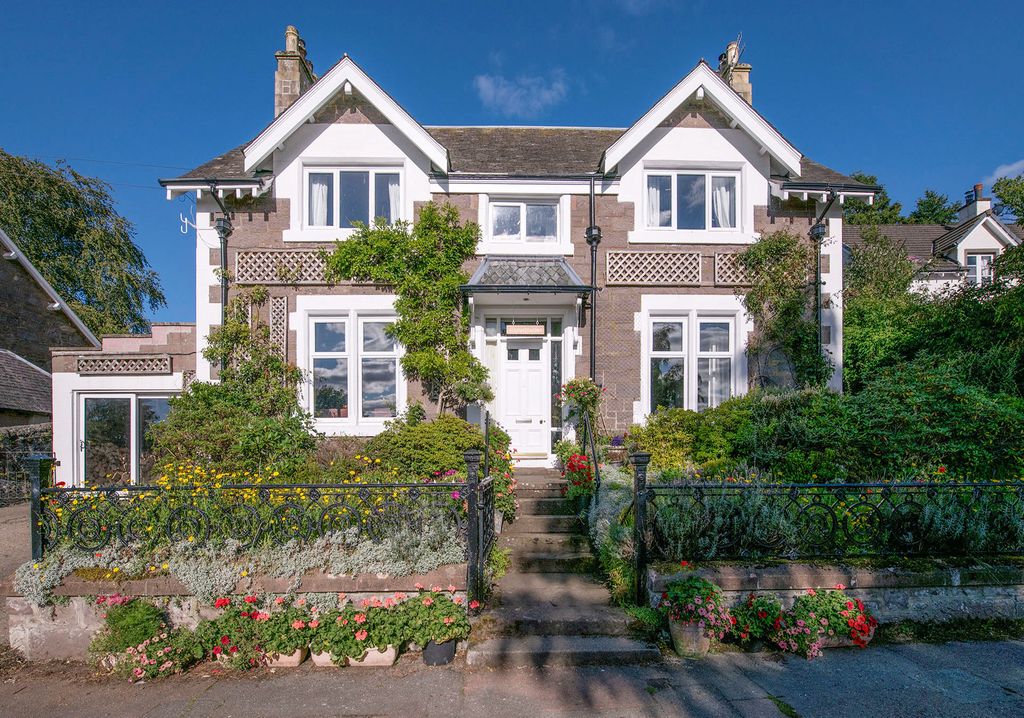 Property photo 1 of 54