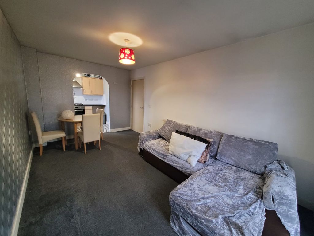 Property photo 3 of 12 Gallery