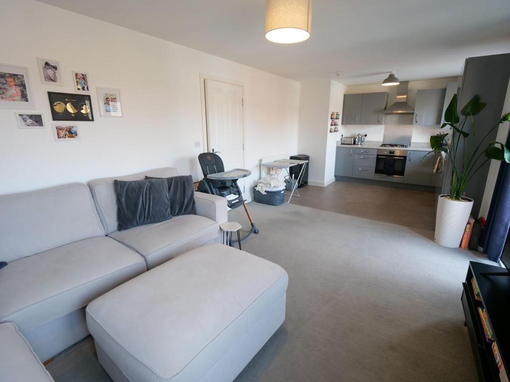 Property photo 3 of 9 Sitting Area