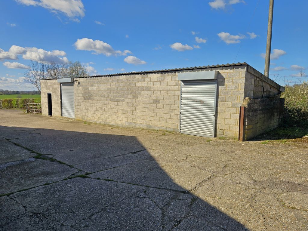 Property photo 1 of 5