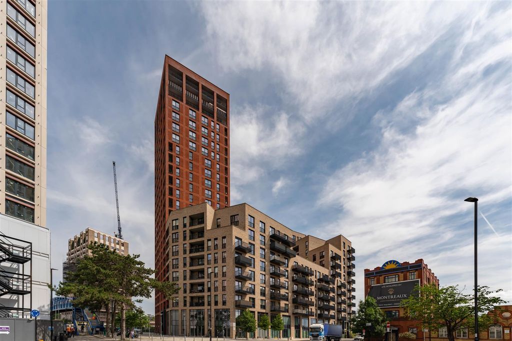 Samuelson House Merrick Road Butleigh House, Merrick Road, Southall UB2, 3 bed flat for sale, £ ...