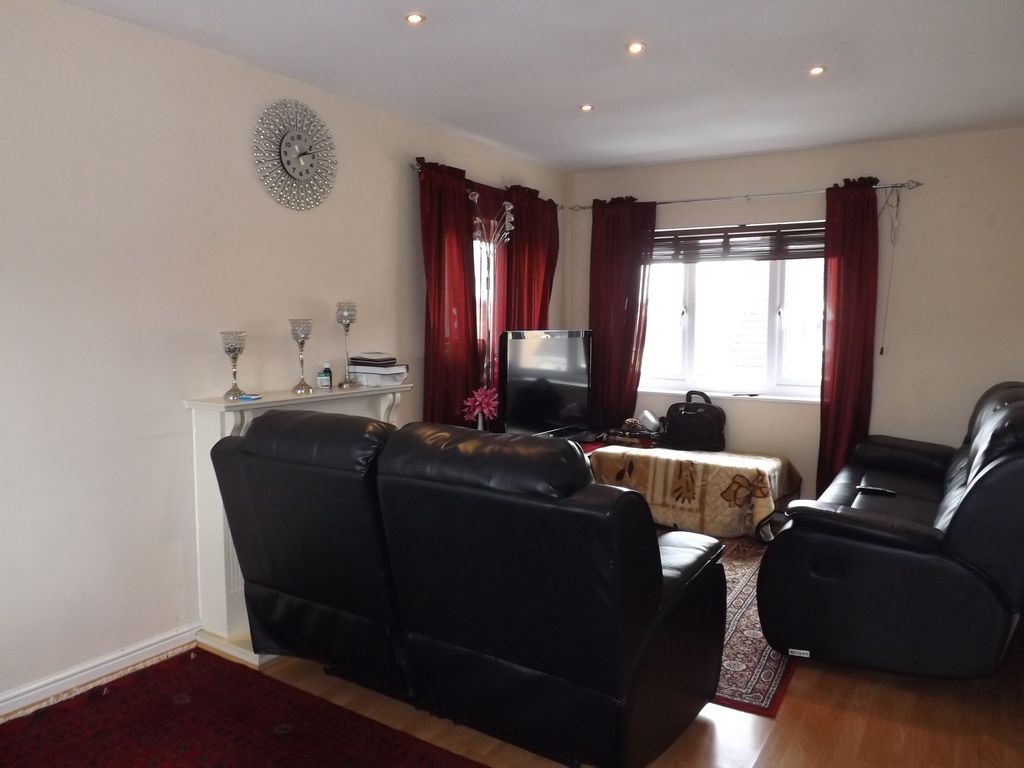 Property photo 2 of 6