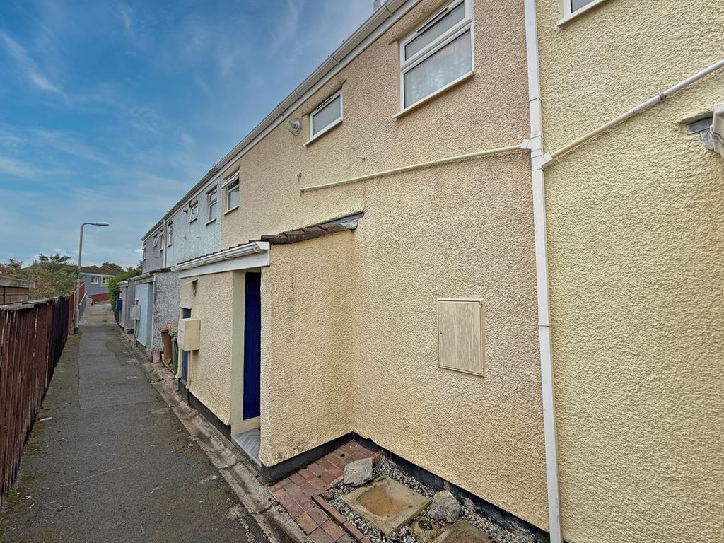 Property photo 1 of 14 Tailyour Road 158 - Front.Jpg