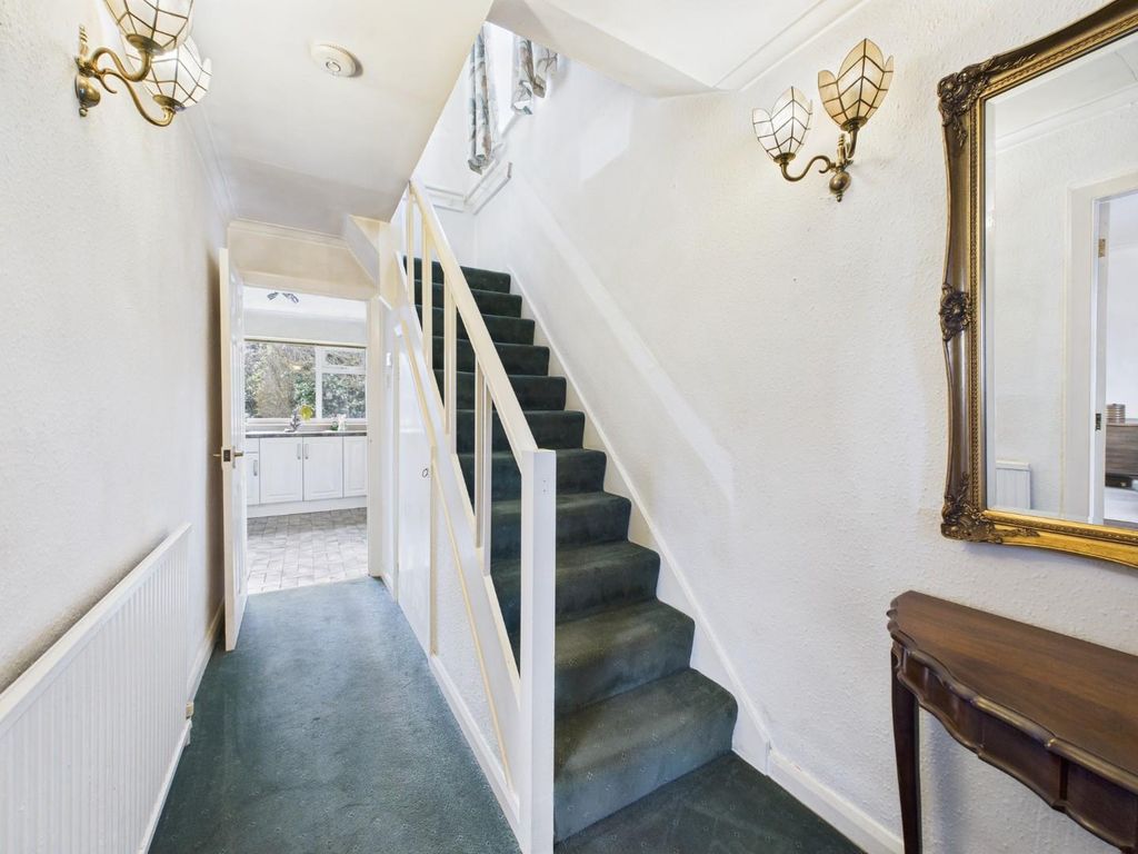 Property photo 2 of 14 Cam04899G0-Pr0239-Still008.Jpg