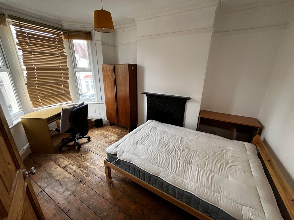 Property photo 1 of 11 Photo 0