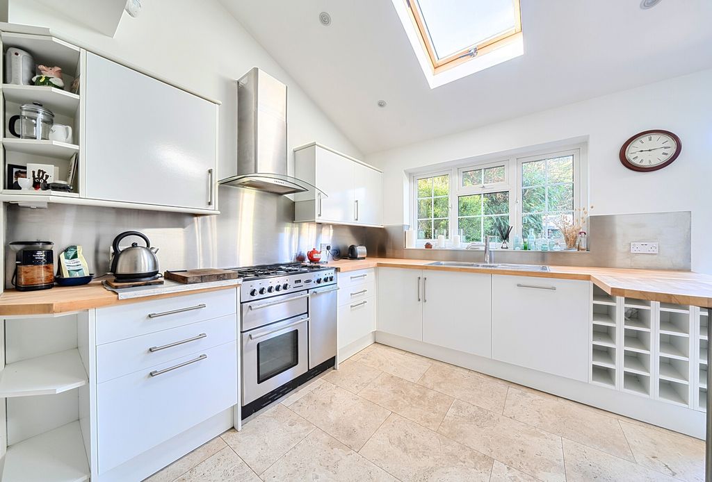 Property photo 3 of 22 1431824-13-69c511...