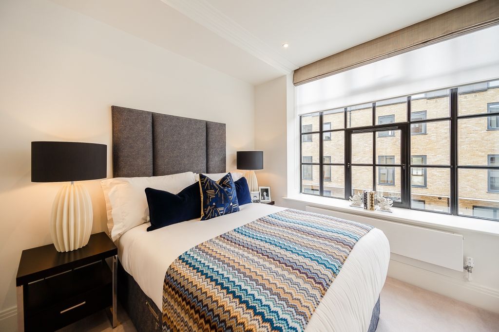 Property photo 1 of 20 8317244-Interior01