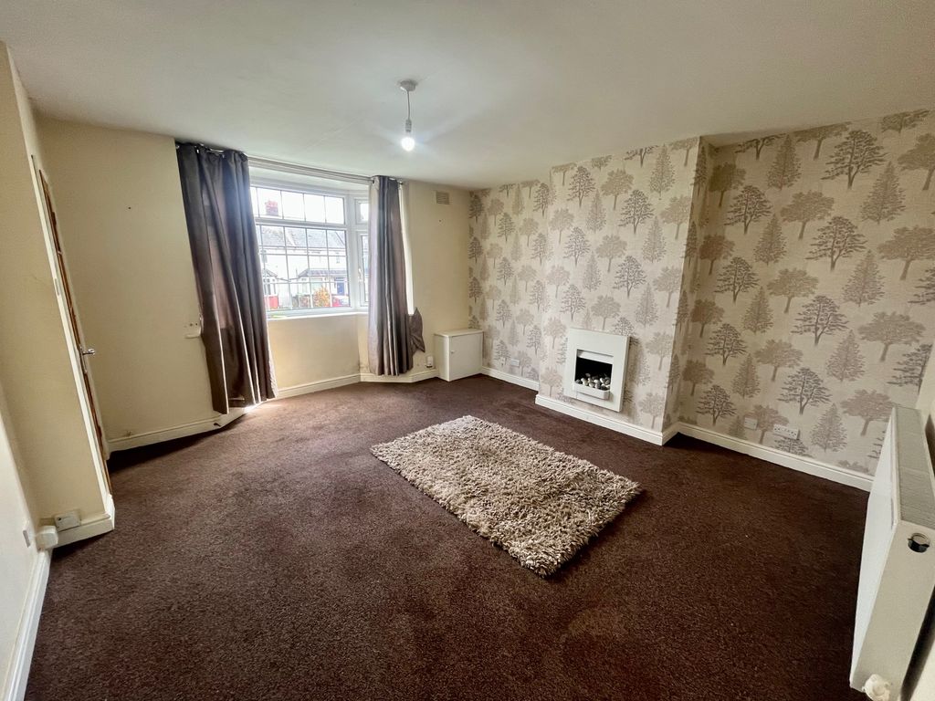 Property photo 2 of 8 Image