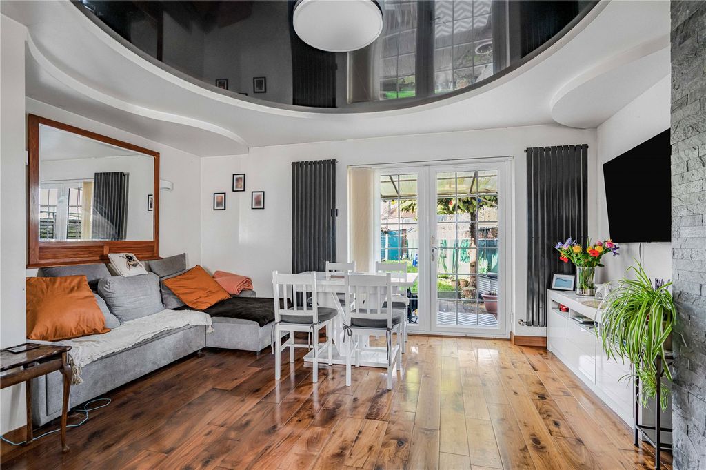 Property photo 2 of 18 Reception Room