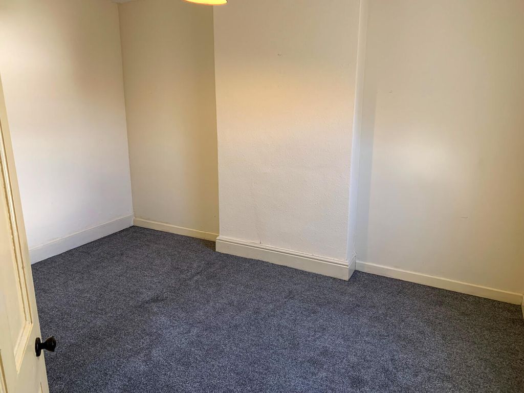 Property photo 2 of 4 Bedroom