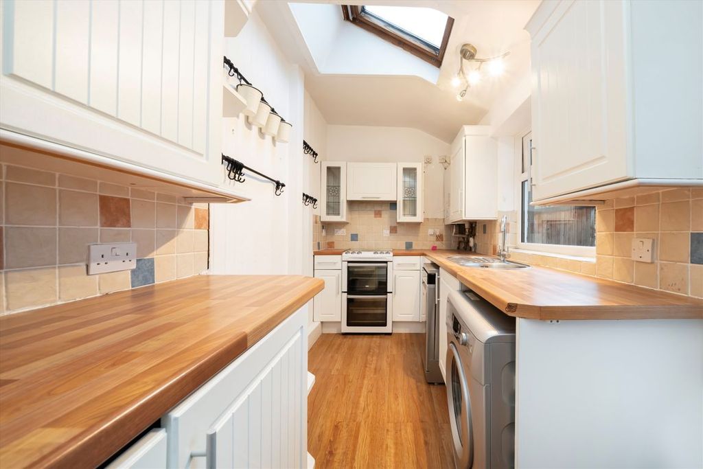 Property photo 3 of 9