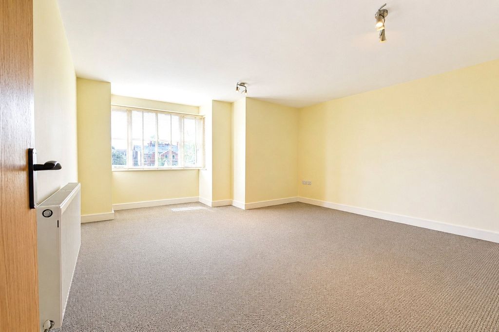 Property photo 2 of 9 Picture No. 10