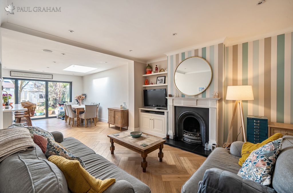 Property photo 3 of 19