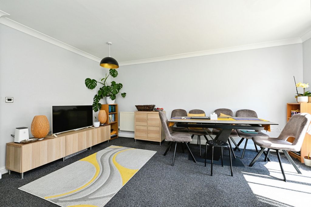 Property photo 3 of 18 147010