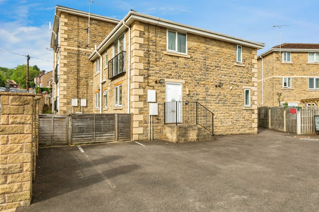 Property photo 2 of 17 Photo