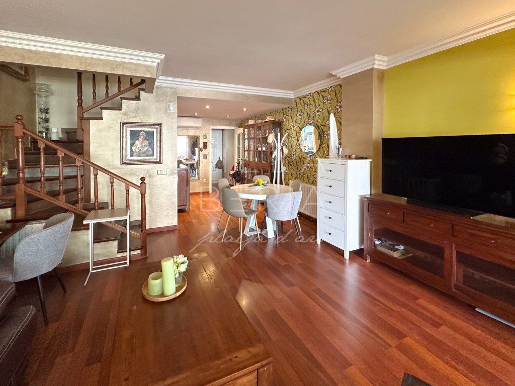 Property photo 2 of 25