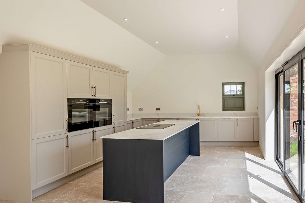 Property photo 1 of 26 Kitchen/Dining Room