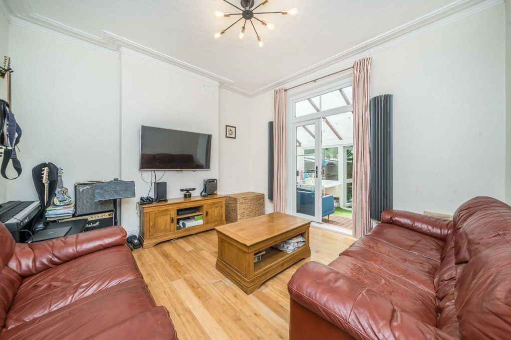Property photo 2 of 6