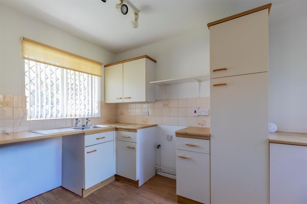 Property photo 2 of 13 42 (2 Of 13).Jpg