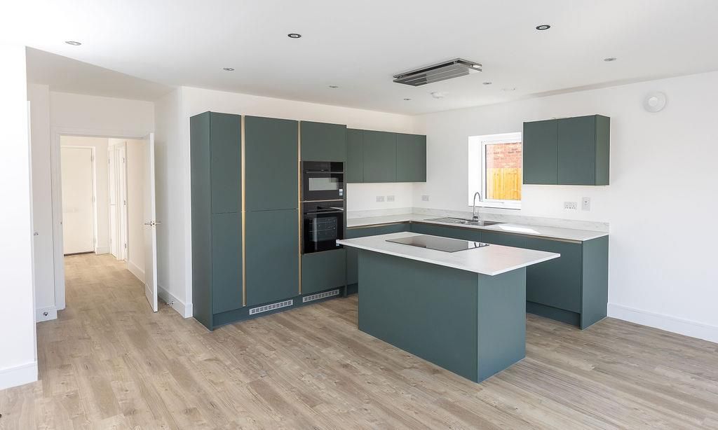 Property photo 2 of 11 Newland-Worton-2-041.Jpg