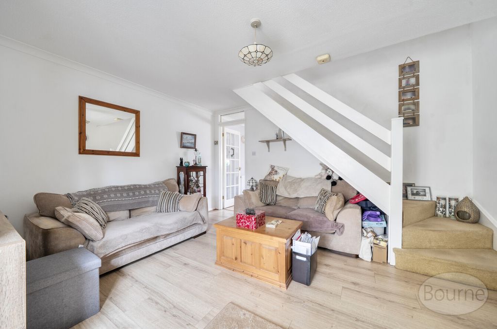 Property photo 2 of 17 Aa7Ebd7d-A473-482...
