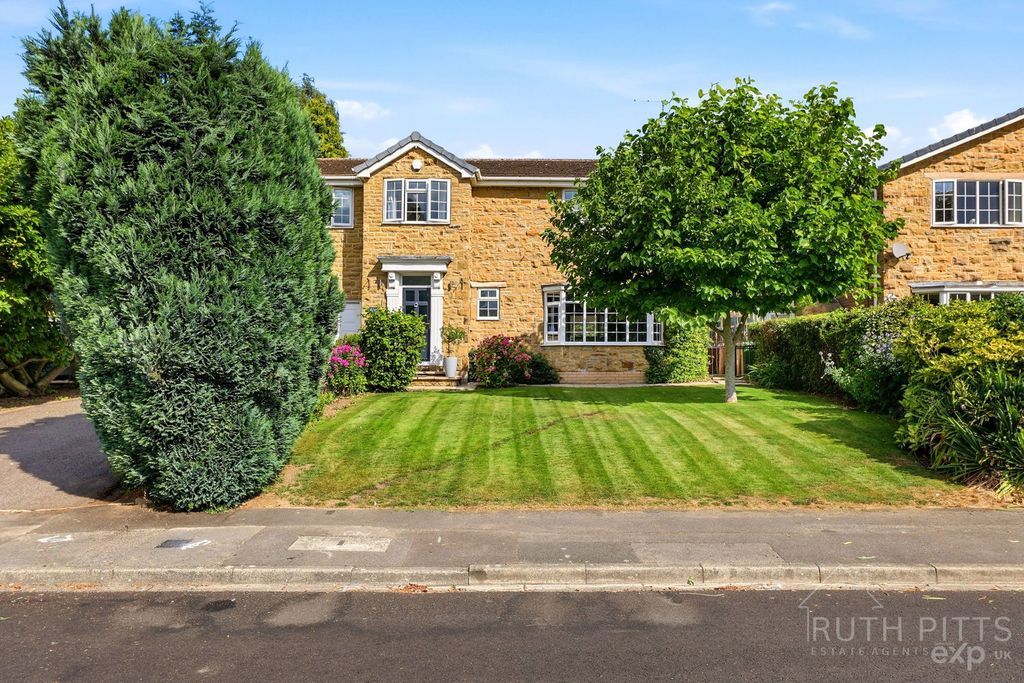 Property photo 2 of 45