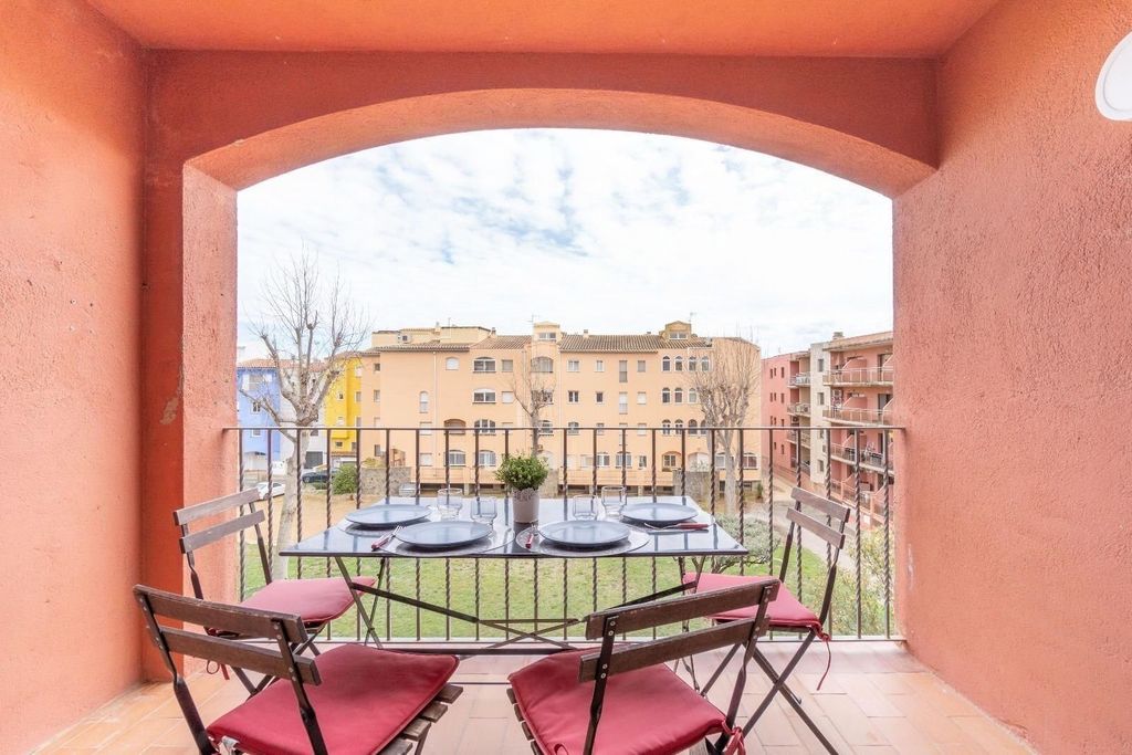 Property photo 1 of 35 Gran Reserva Charming Apartment Just 50 Meters From The Beach, With Swimming Pools, Communal Gardens, And A Tourist License