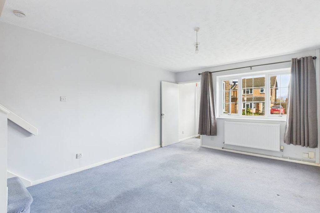 Property photo 3 of 10 Living Room