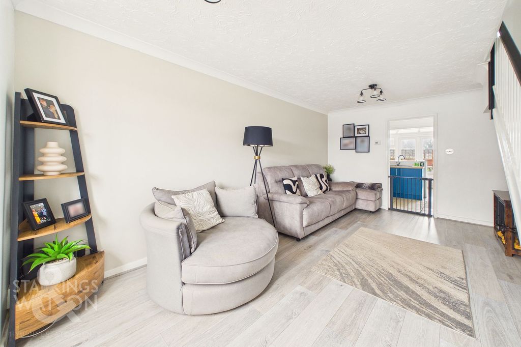 Property photo 2 of 23