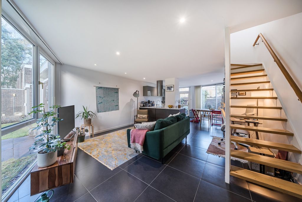 Property photo 3 of 19 1399964-5-696A434...