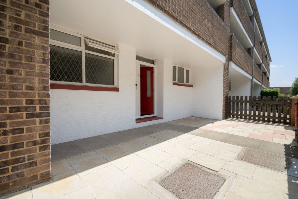 Property photo 1 of 8