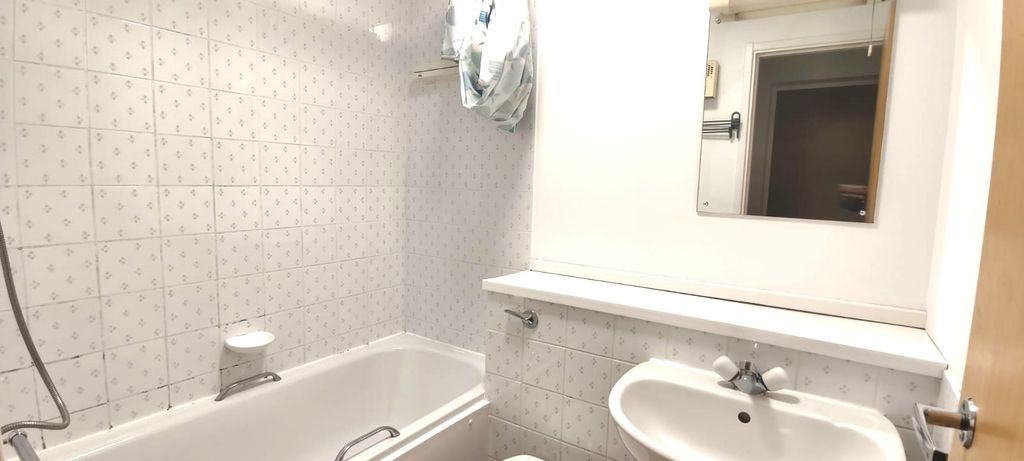 Property photo 3 of 4