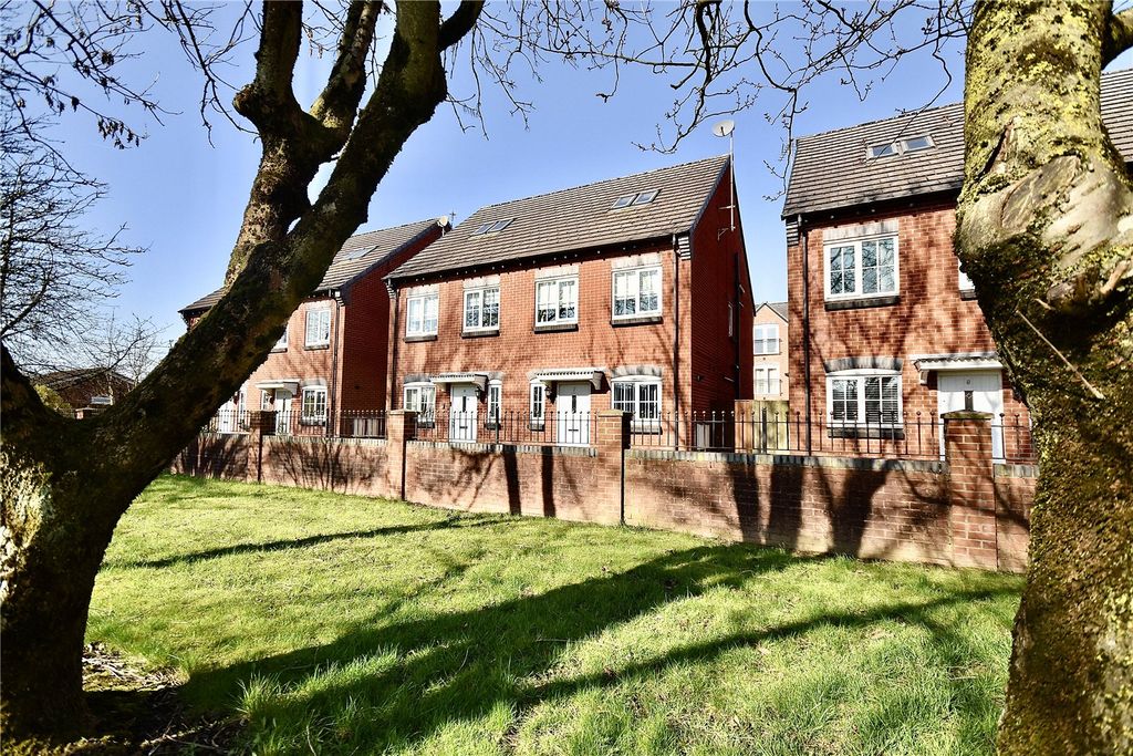 Property photo 1 of 21 Front External