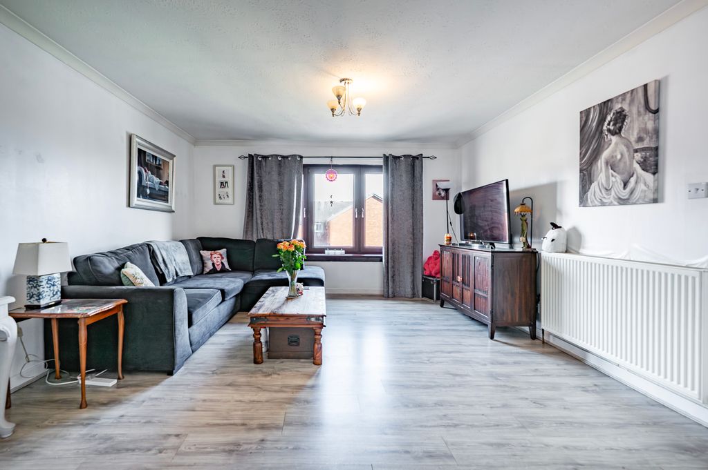 Property photo 3 of 23