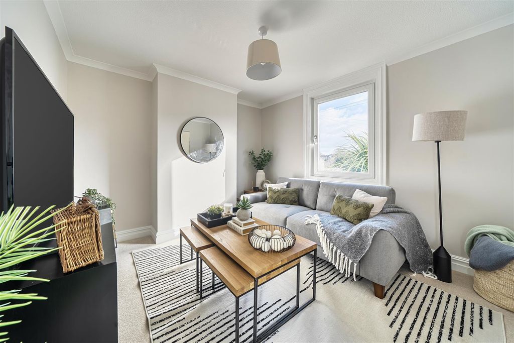 Property photo 2 of 22 1416976-23-6992F789F1B12.Jpg