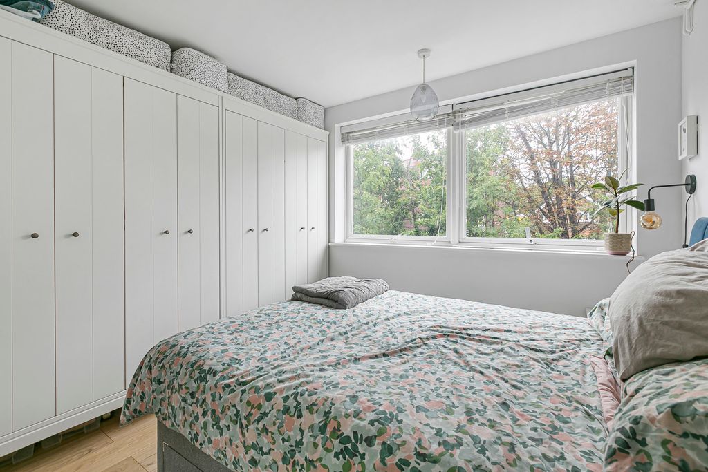 Property photo 3 of 11 Bedroom