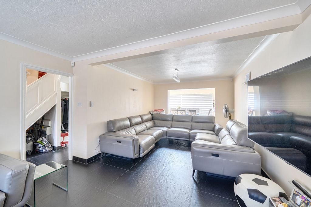 Property photo 3 of 24 1450046-3-69Ea2Eb...