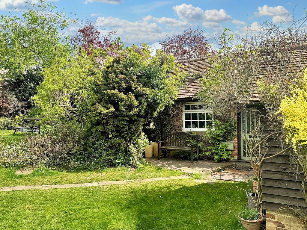 Property photo 2 of 27
