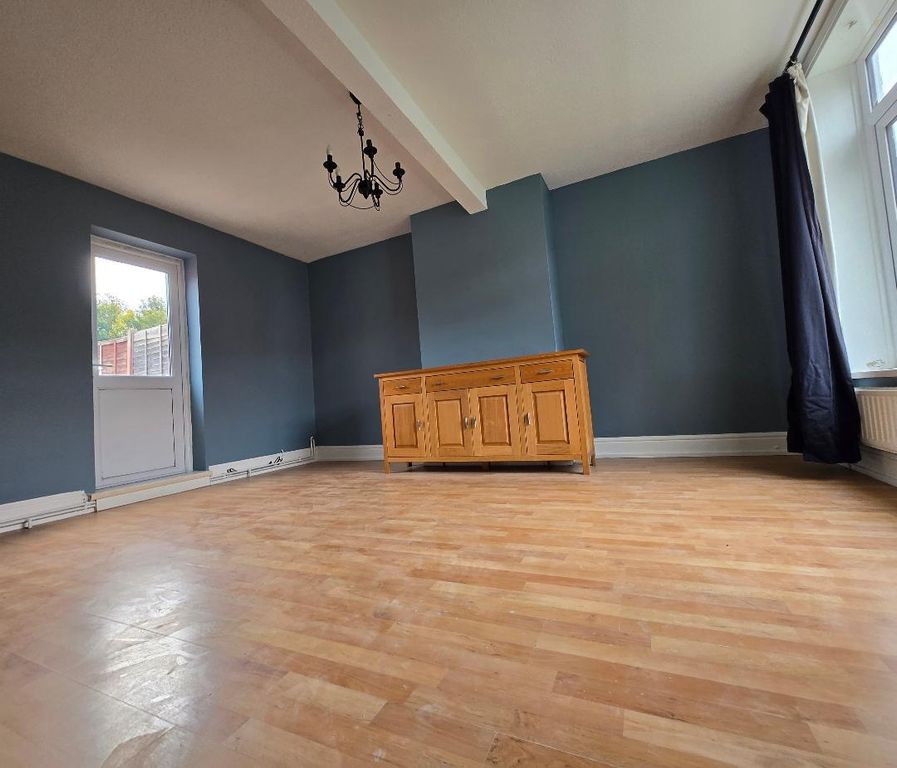 Property photo 2 of 6 Thumbnail