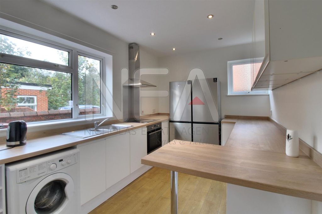 Property photo 2 of 6 Communal Kitchen