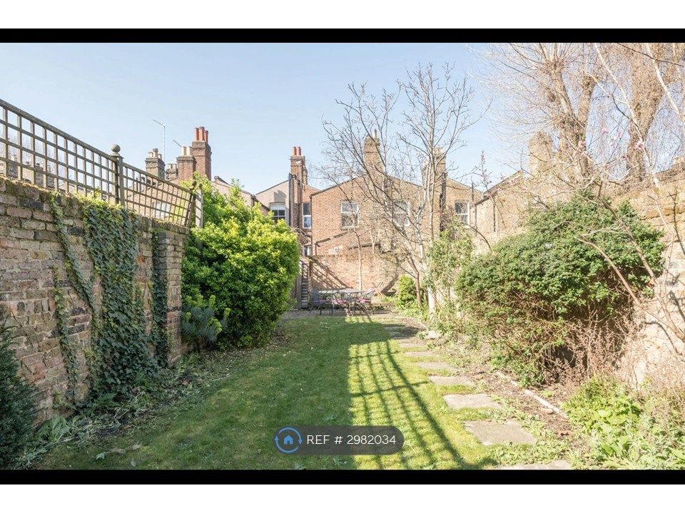 Property photo 3 of 12 Walled Garden